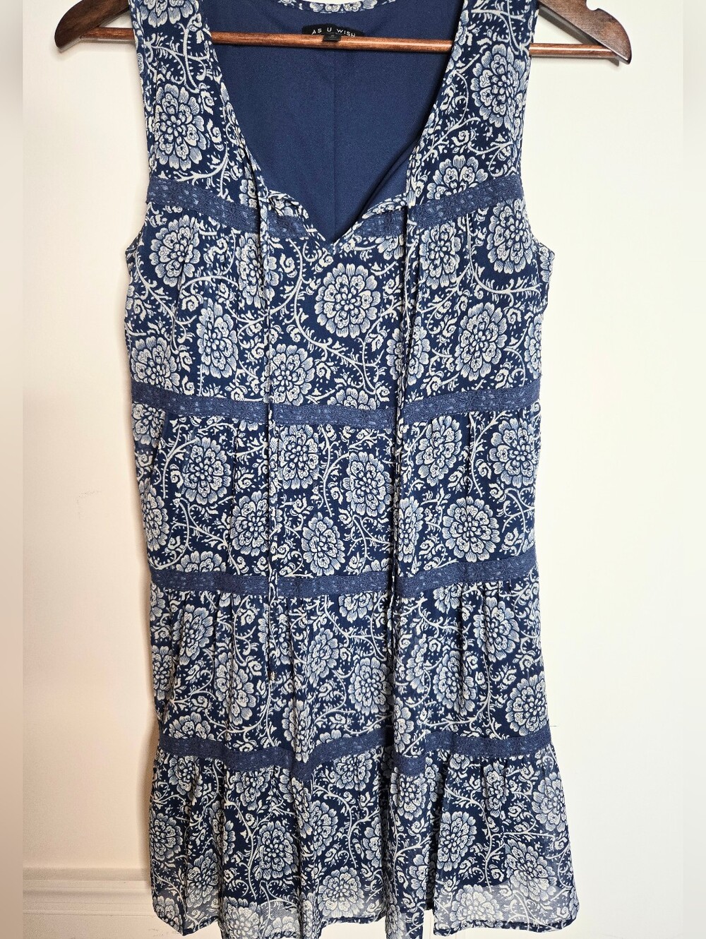 AS U WISH✨ Sleeveless Navy Blue Tiered Floral Airy V-Neck Boho Dress Size Small